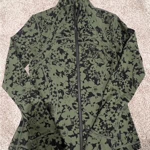 Lululemon define jacket size 8 discontinued pattern- new without tags!